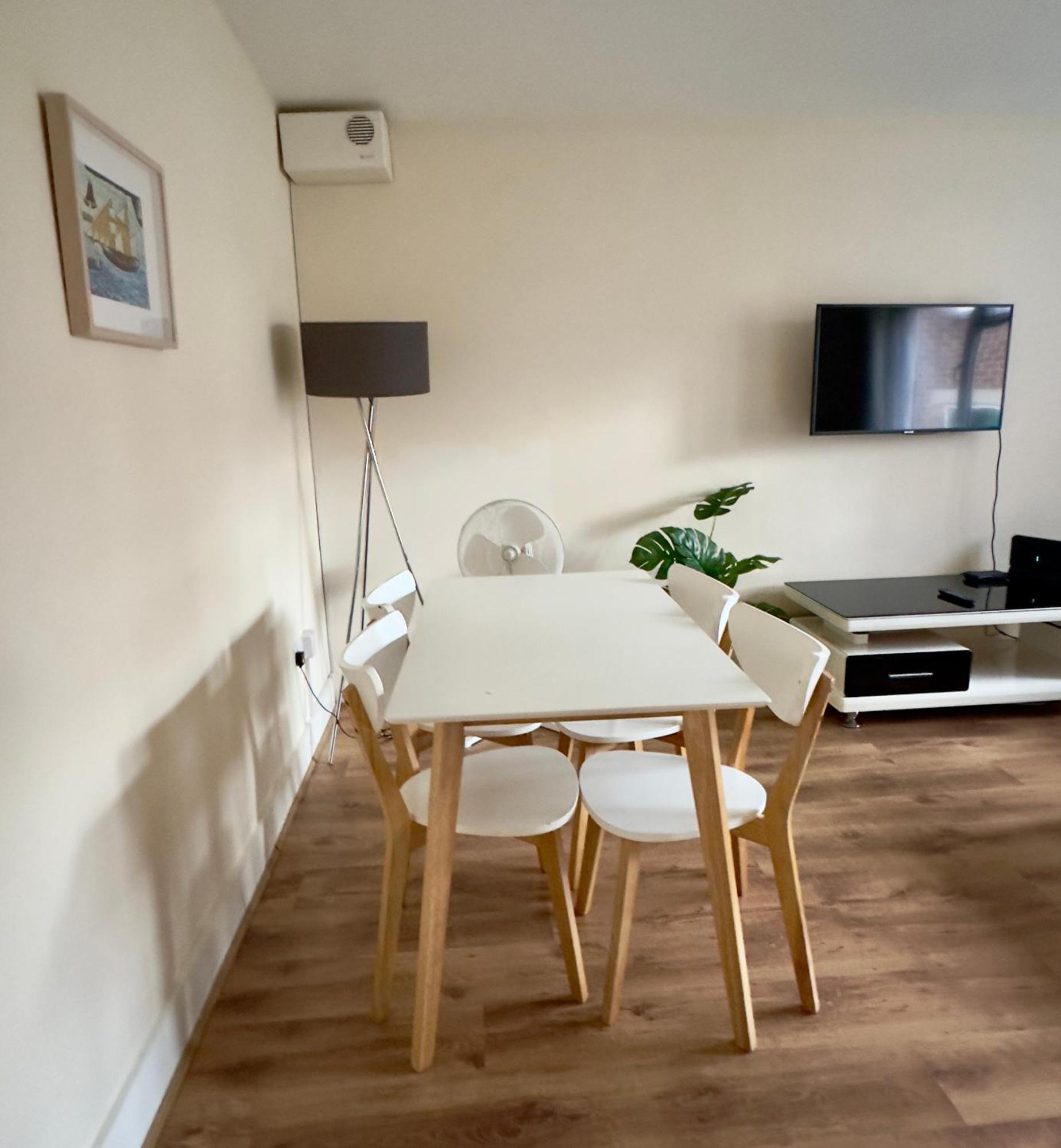 Serene 2 Bedroom Flat Free Off-street Parking Large Suv Close To Tube Appartamento *